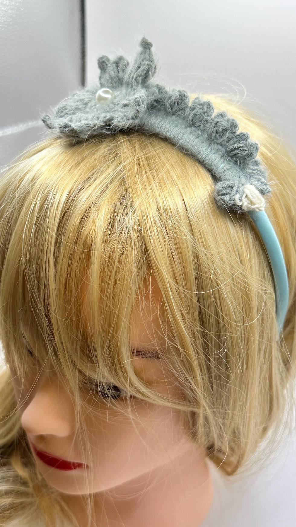 Miniaturbild: Haarreifen Kinder mit grauer Häkelblume & Perle, Handgemachtes Accessoire, Vi...