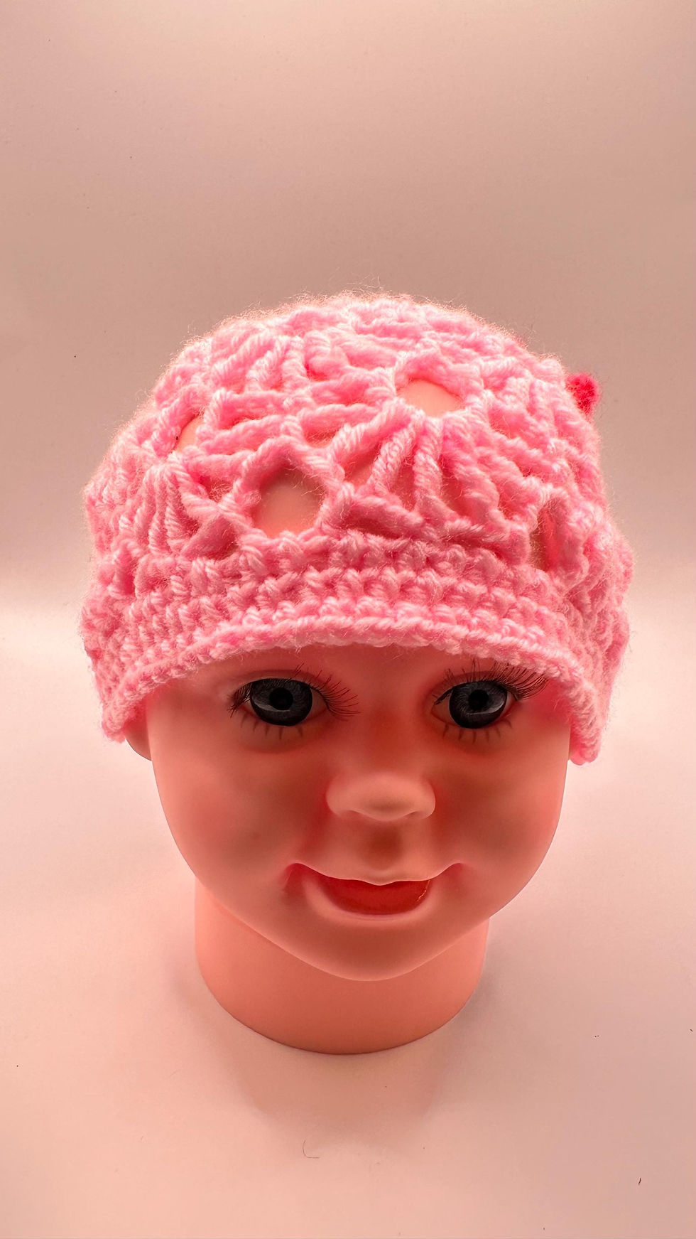 Miniaturbild: Handgehäkelte Babymütze Rosa Blüte - Atmungsaktive Frühlingsmütze, Unikat