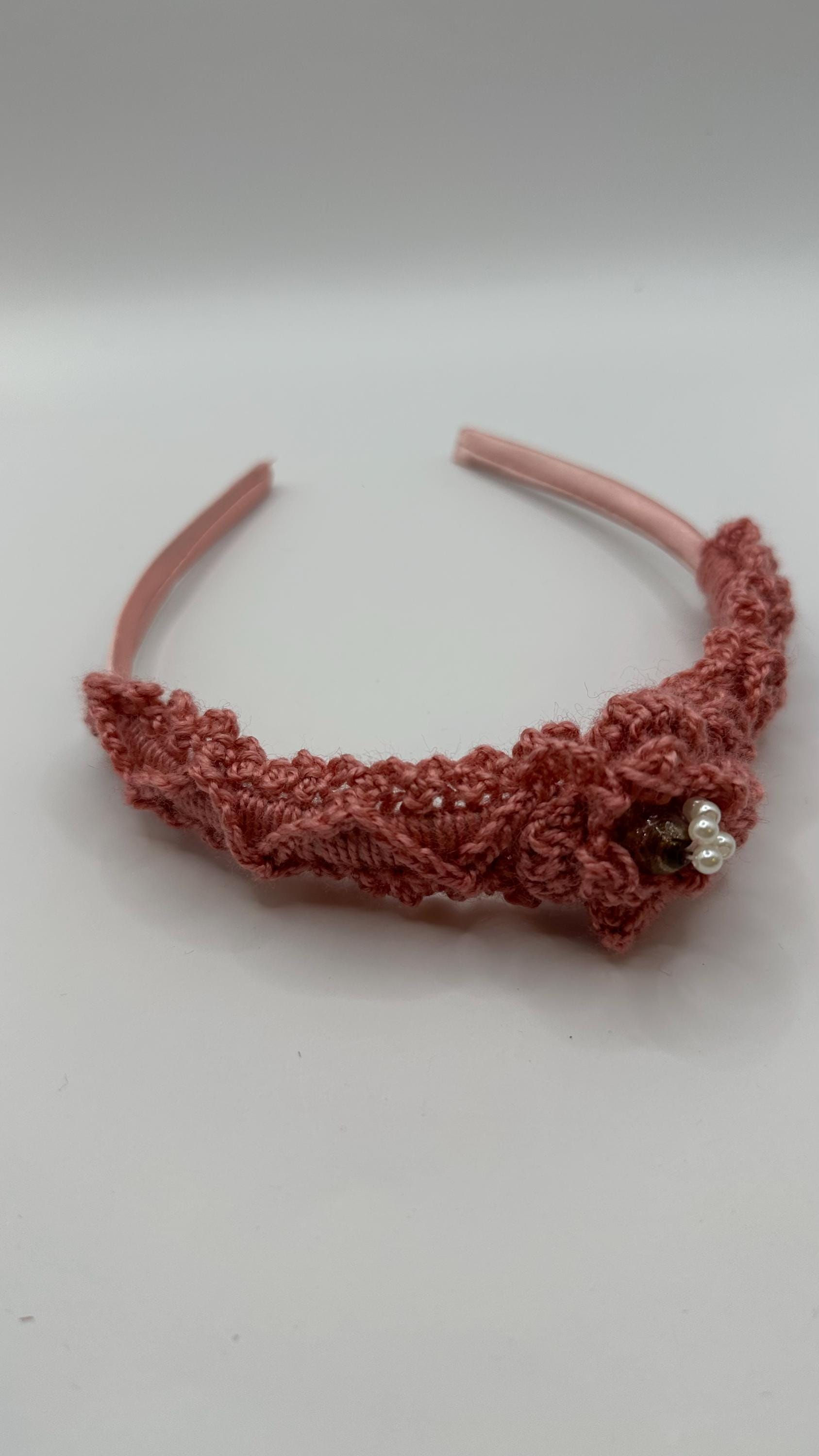 Altrosa Gehäkeltes Haarband mit Perlen, Boho Handarbeit - Geschenk Mädchen