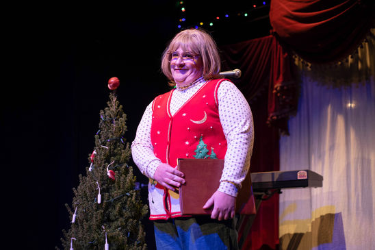 Everybody's Weird December 2021-8076.jpg