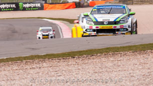 BTCC heads to Thruxton