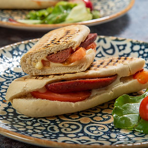 Spicy beef,mozzarella and tomato