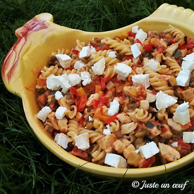 Pâtes aux légumes d'été et fromage de chèvre