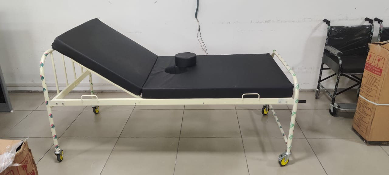 Commode Patient Bed On Rent