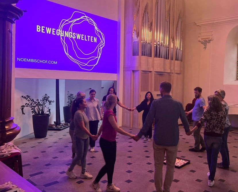 "Bewegungswelten" Kreistanz
