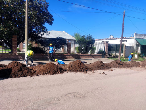 Avanza la renovación de la red de agua potable en Colonia Barón