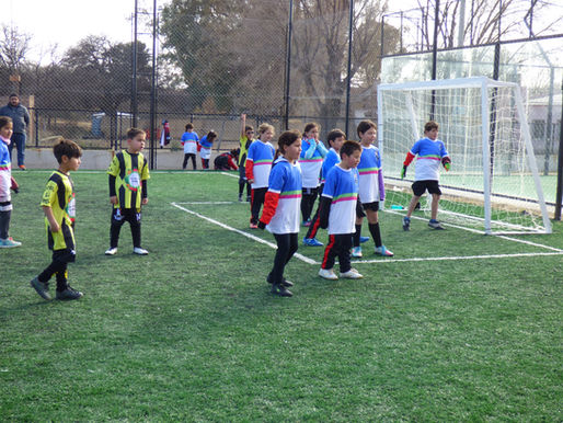 Día especial con deporte y confraternidad entre niñas y niños de Chacharramendi