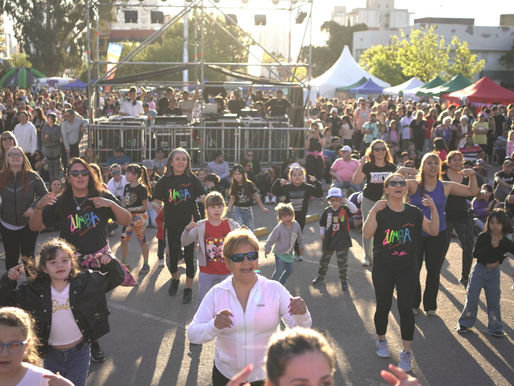 Miles de pampeanos y pampeanas disfrutaron del festival Estación Primavera en la explanada de Casa de Gobierno