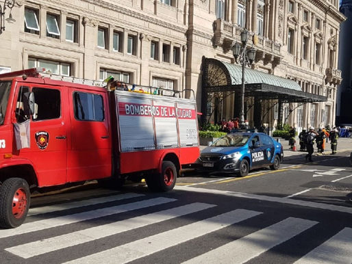 Se activaron las alarmas de incendio en el Teatro Colón y evacuaron a todo el personal