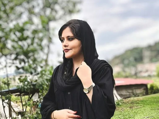 Multitudinaria protesta de mujeres en Irán por la muerte de Masha Amini