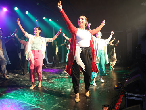 Ateneo Cultural: A sala llena, realizaron la peña patria "Esperando el 25"