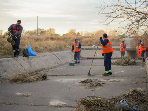 Barrio San Etelvino: La Municipalidad concretó una nueva jornada integral de limpieza