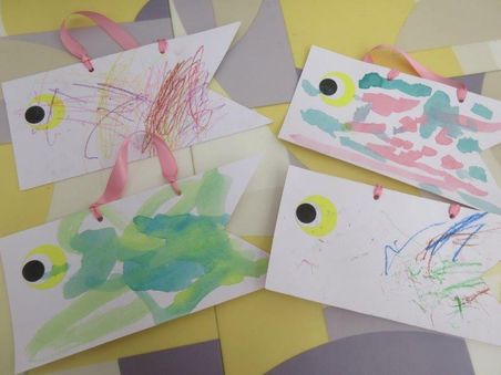 こいのぼりと一緒に写真を撮影しました。