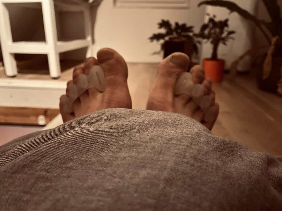 Can I wear toe spacers at night?