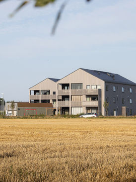 Stilfulla trähus i västkustmiljö i Falkenberg