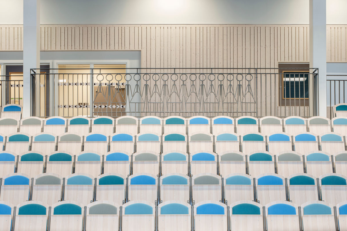 Lyckeskolan i Kinna interiör aula