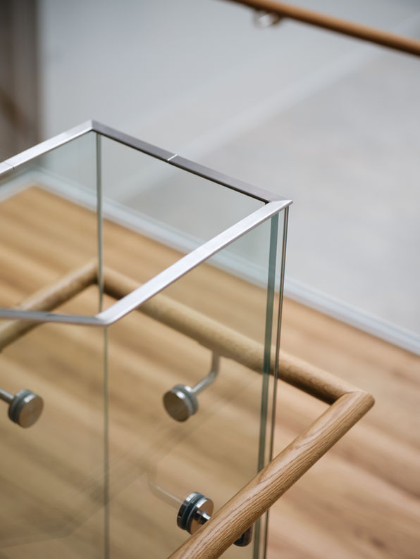 Högskolan i Halmstad Hus S detalj trappräcke