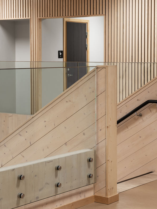 Trälleborgsskolan i Värnamo interiör i trä