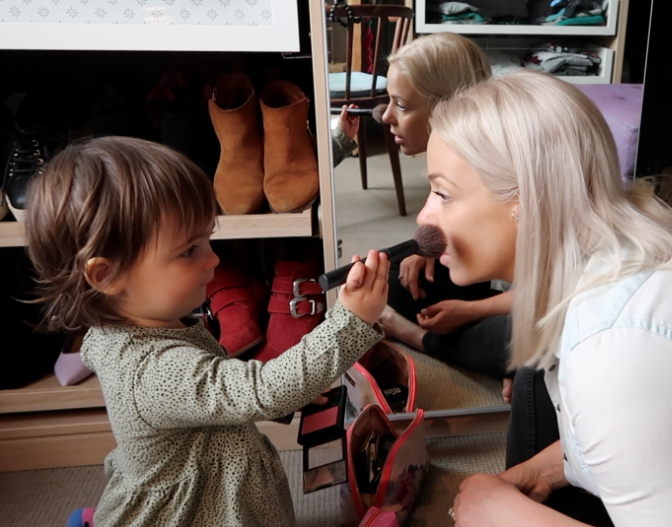 How To Do Mum Make Up