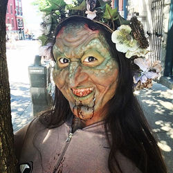 Look at this adorable swamp monster selfie!