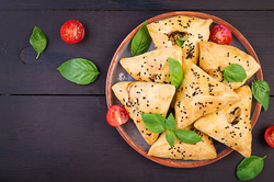 samosas-with-chicken-fillet-green-herbs_2829-10800