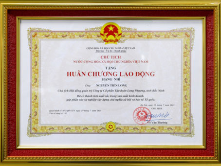 Chủ tịch HĐQT Tập đoàn Long Phương Nguyễn Tiến Long vinh hạnh đón nhận Huân chương Lao động hạng nhì