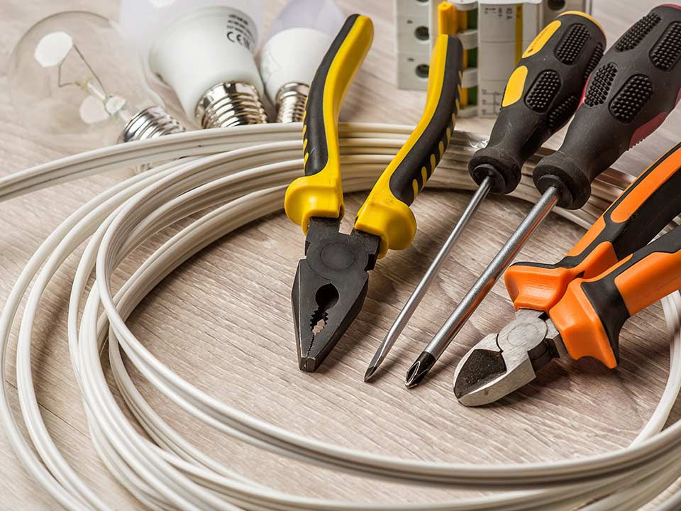 how-to-become-a-self-employed-electricia