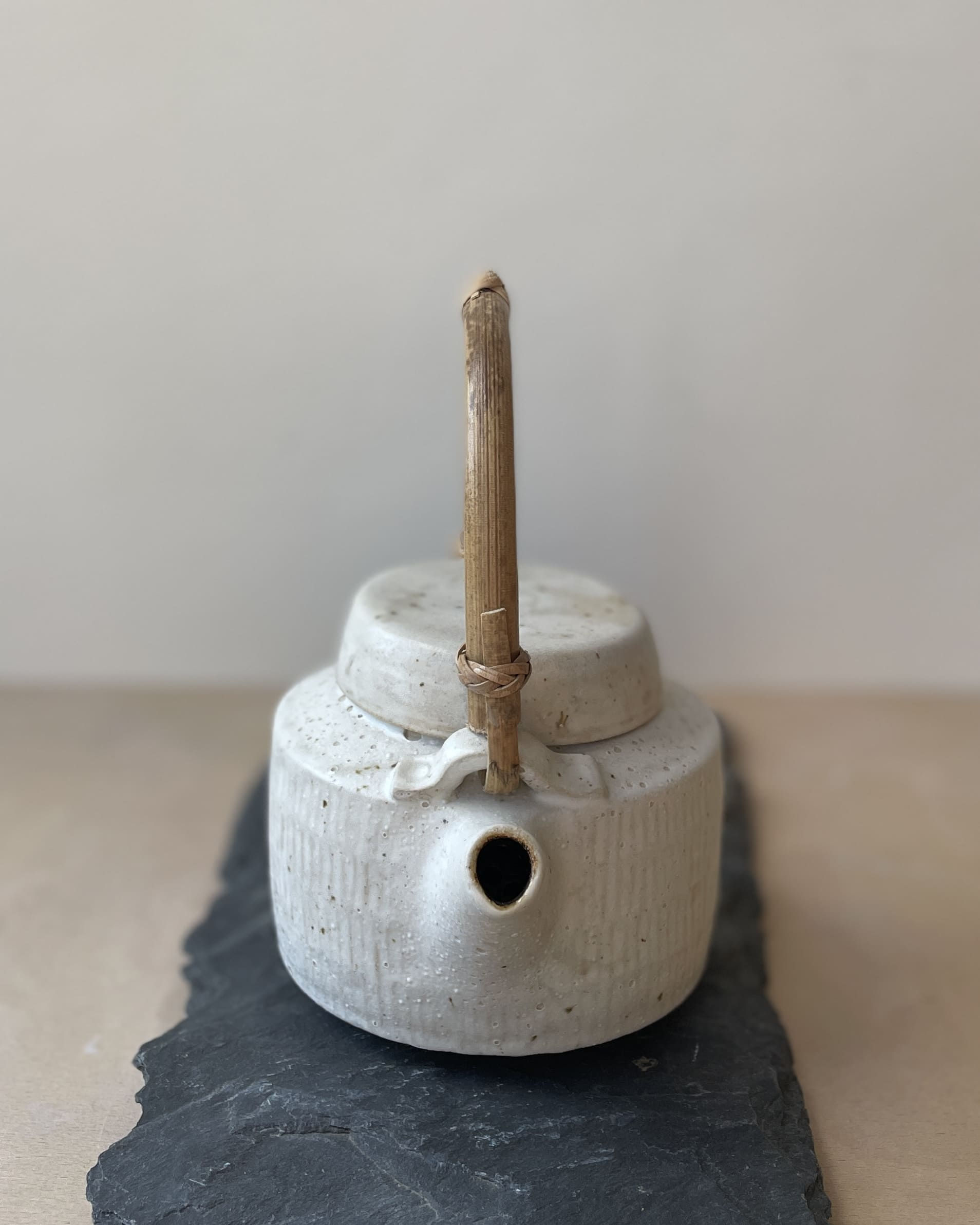 Tatami teapot - Moon white