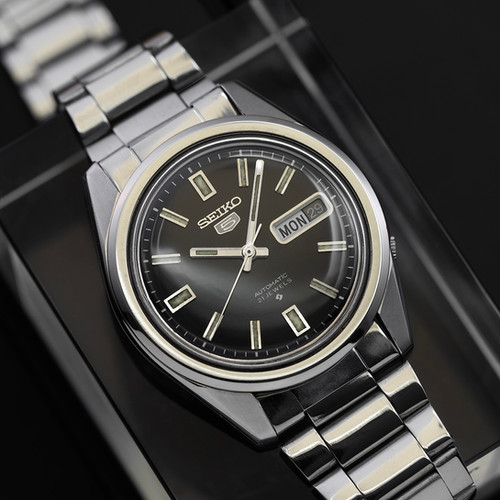 Seiko 5 6119 8083 | Vintage Watch Studio