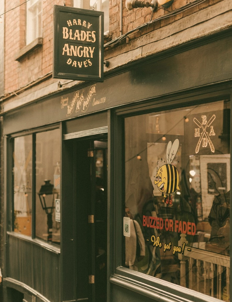 HBAD MEN & WOMENS HAIR PARLOUR HARRY BLADES & ANGRY DAVES
