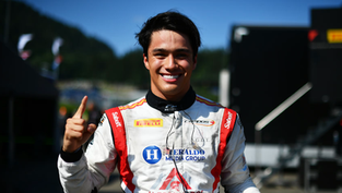 Noel León wins out after key strategy call in F2 Feature Race in Hungary