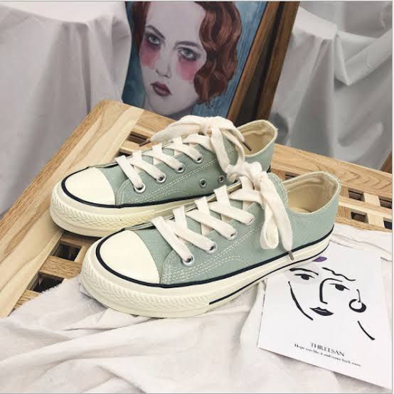 Mulut, Sepatu, Aku.
