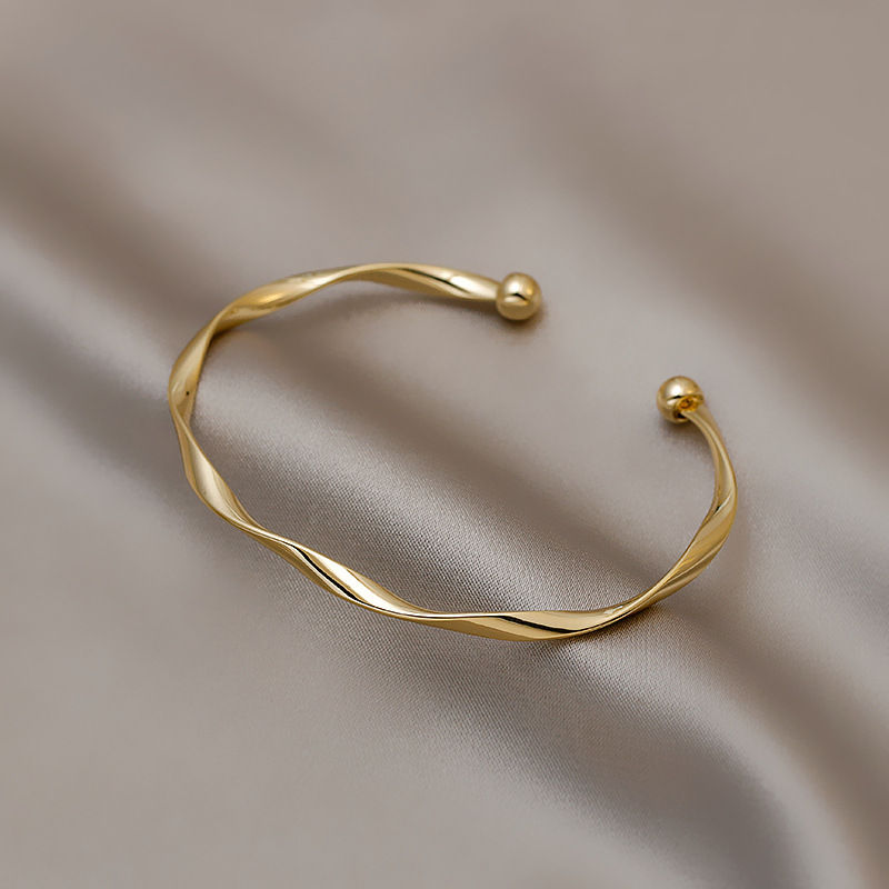 Thumbnail: Golden Charm Bangles for Women Minimalism Fashion Twisted Couple Cuff Bracelet 2