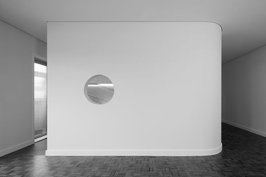 curved wall at hour apartment renovation in Porto, Portugal