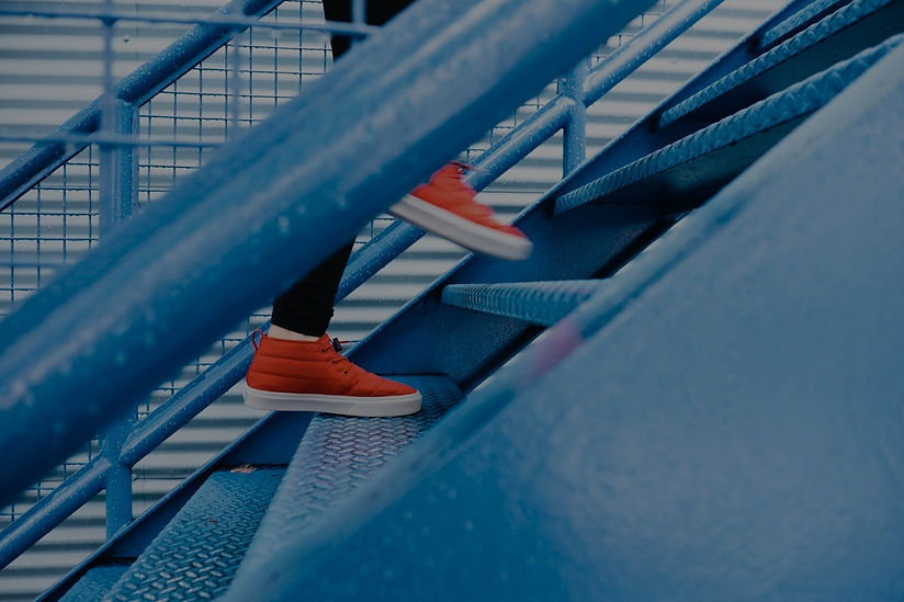 lindsay-henwood-7_kRuX1hSXM-unsplash_edited.jpg
