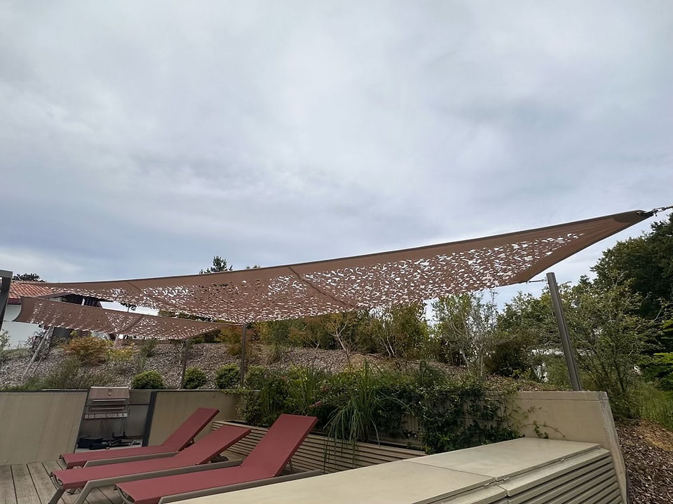 Voile d'ombrage effet camouflage