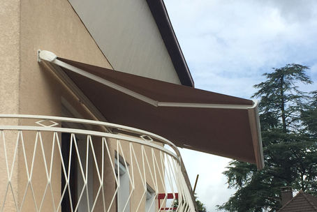 DE L’OMBRE ! Pensez à déployer votre store avant l'arrivée du soleil…