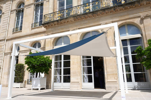 Socotex entre à l'Elysée avec sa pergola Abrivoile fabriquée en France