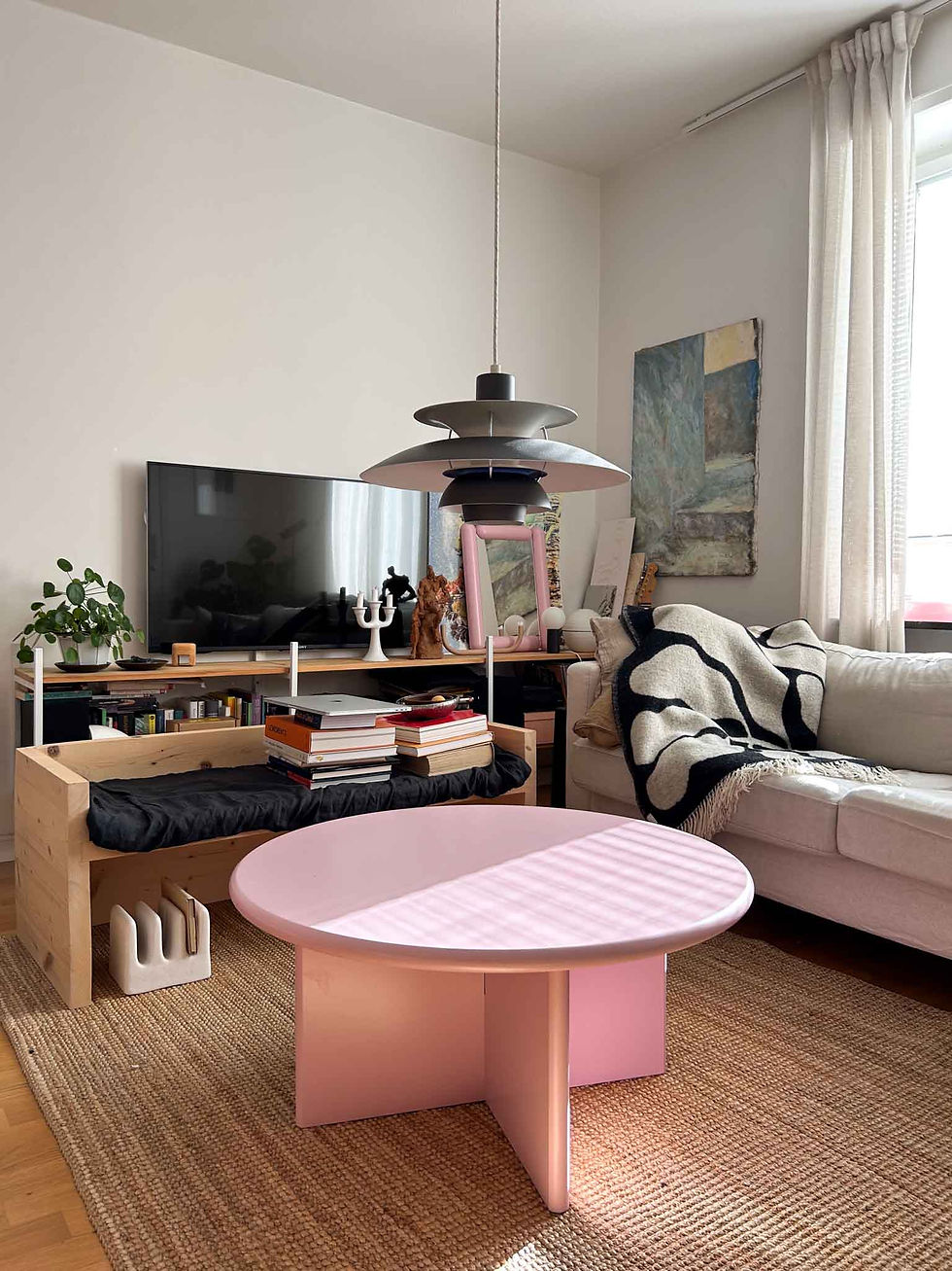 Round Table Mini