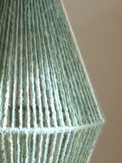 second soleil lampe à poser en laine fait main artisanat France Nantes pièce unique slow design upcycling écoresponsable