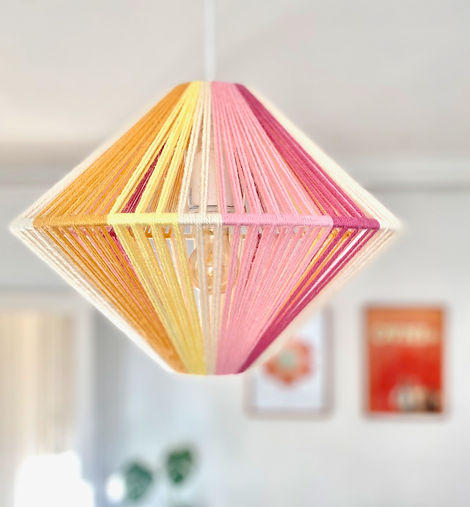 second soleil lampe en laine suspension fait main artisanat France Nantes pièce unique slow design upcycling écoresponsable