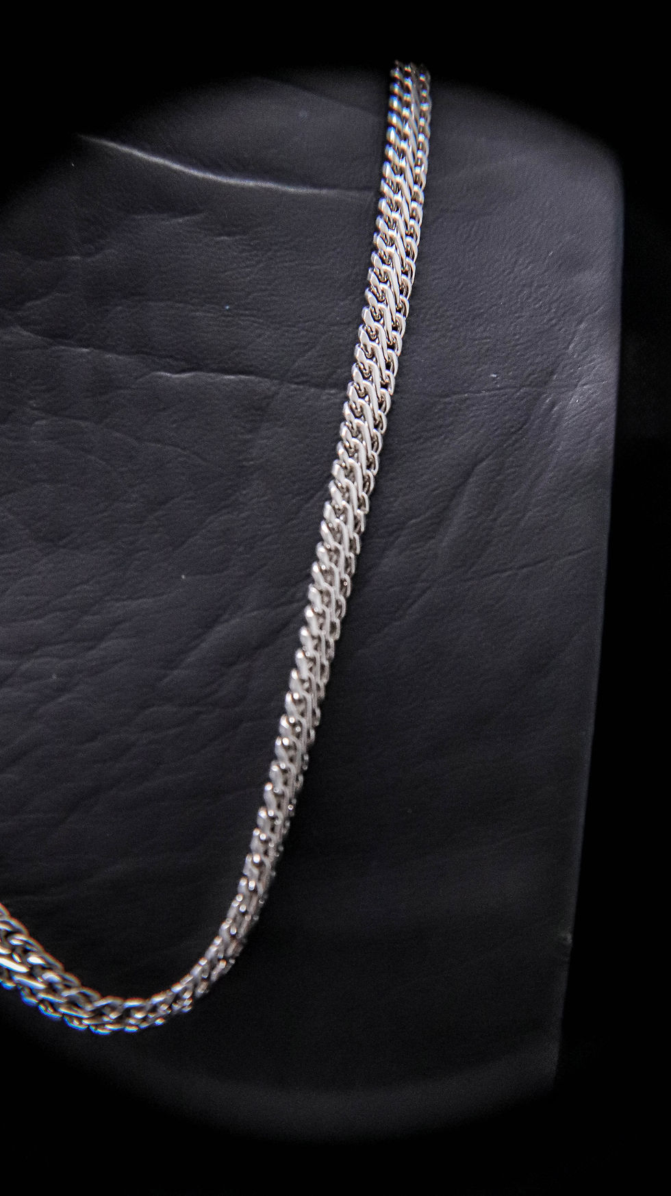 Miniatura: Cadena Doble Corvina