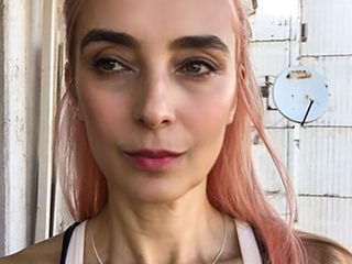 Last piece available!A miniature sculpture for art collectors and fashionistas. Each pendant is meticulously handcrafted in resin, copper, and delicately finished in 3layers of paint.