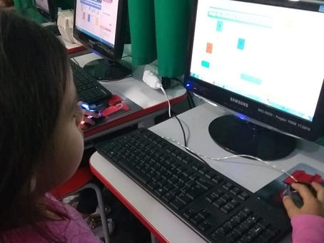 Libras (Linguagem de Sinais)