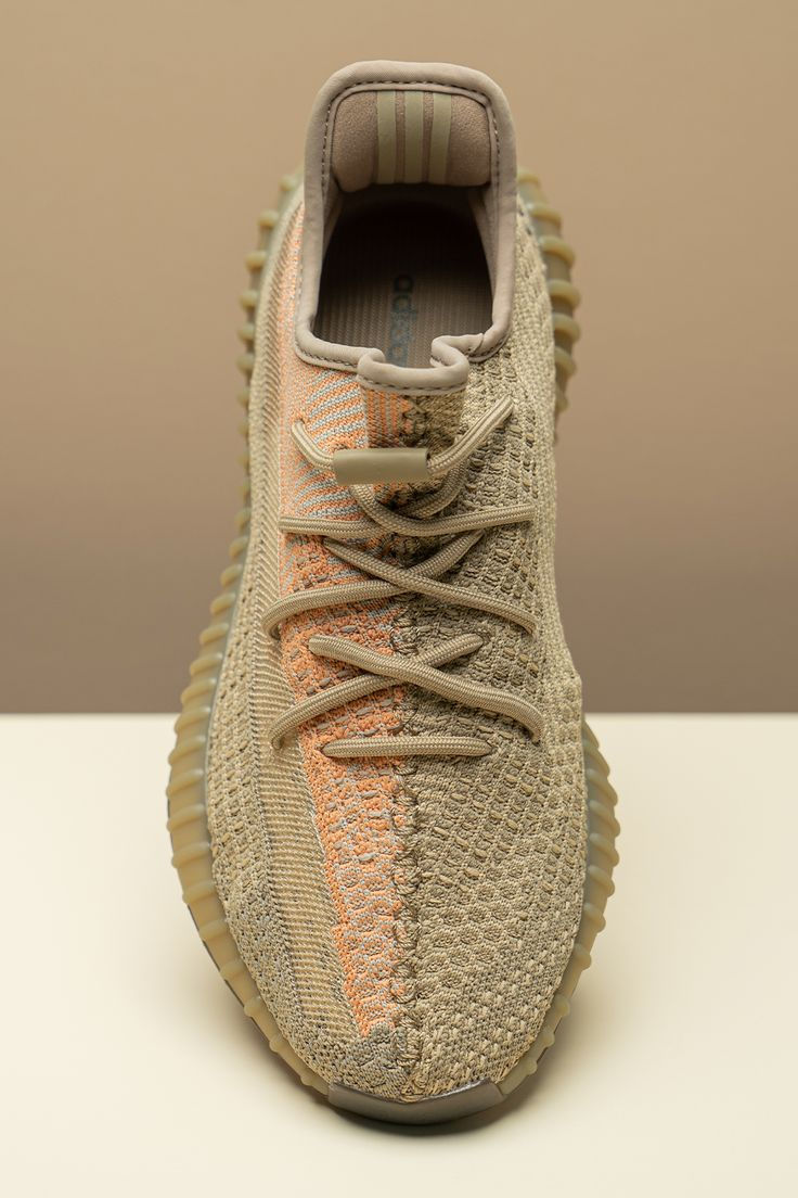 Thumbnail: Yeezy Sand Taupe Bej Maroniu high view