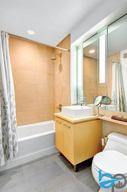306_Gold_St_12F_Bathroom.jpg