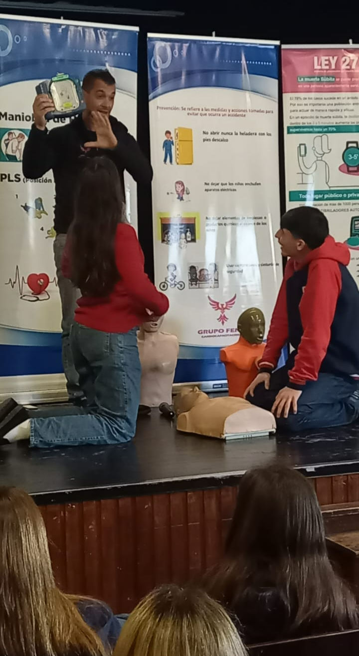 Compromiso y prevención: Alumnos de 4to año participaron de un taller de RCP