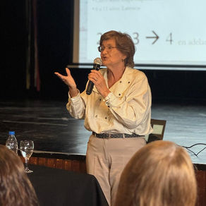 Maritchu Seitún en el Colegio “La Santa Unión”