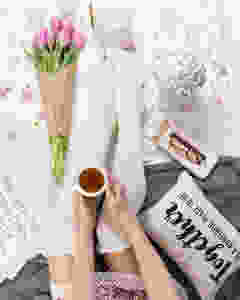 tulips tea flatlay