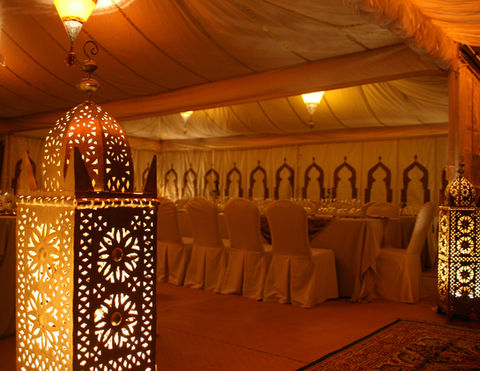 alquiler carpa mobiliario evento rodaje material oriental eventos